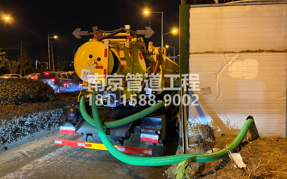 266燕子矶临时工地抽粪