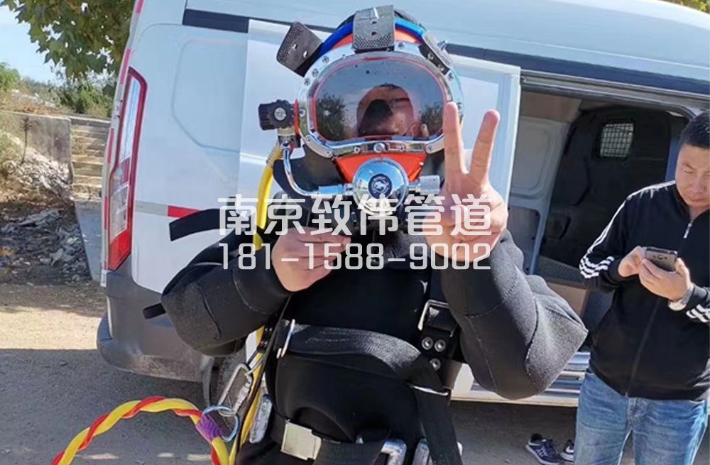 燕子矶沉淀池清底